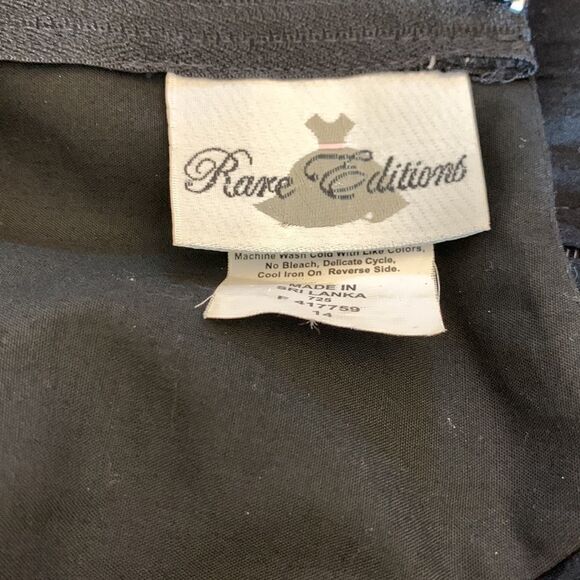 Rare Editions black dress with white embroidered flowers. Tie back. Size 14 - Picture 10 of 10